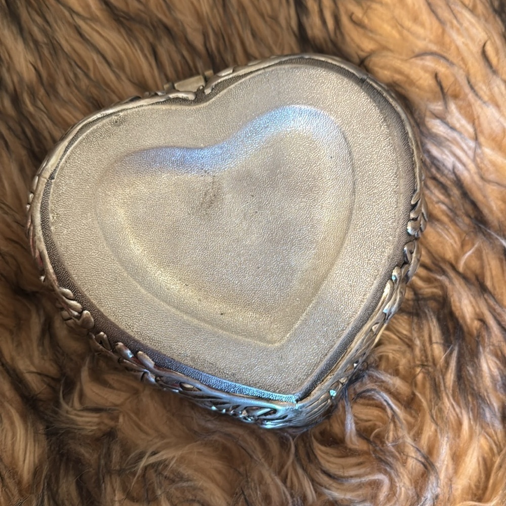 Intricate Silver Plated Heart Shaped Lined Trinket Box - Picture 3 of 5